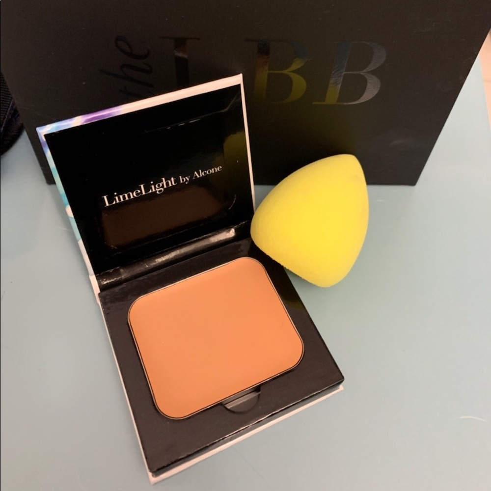 NIB LimeLight Olive 4 Foundation